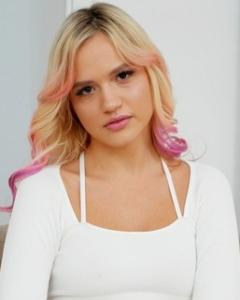 Новелла Найт