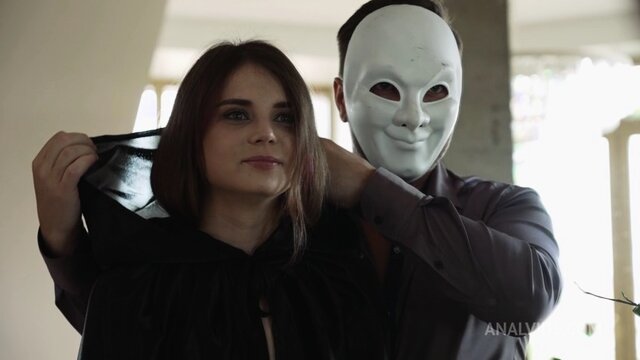 Шлюха на БДСМ вечеринке узнала что такое тройное проникновение