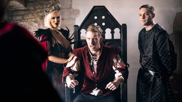 Король жестко оттрахал злую ведьму огромным членом, чтобы спасти королевство