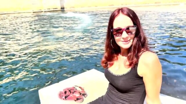 Мужик привел новую знакомую для ЖМЖ с женой