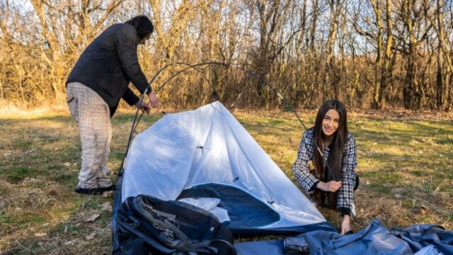 Молодая сучка изменила мужу с первым встречным