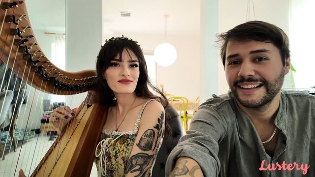 Арфистка трахается в волосатую письку с мужем до кремпая